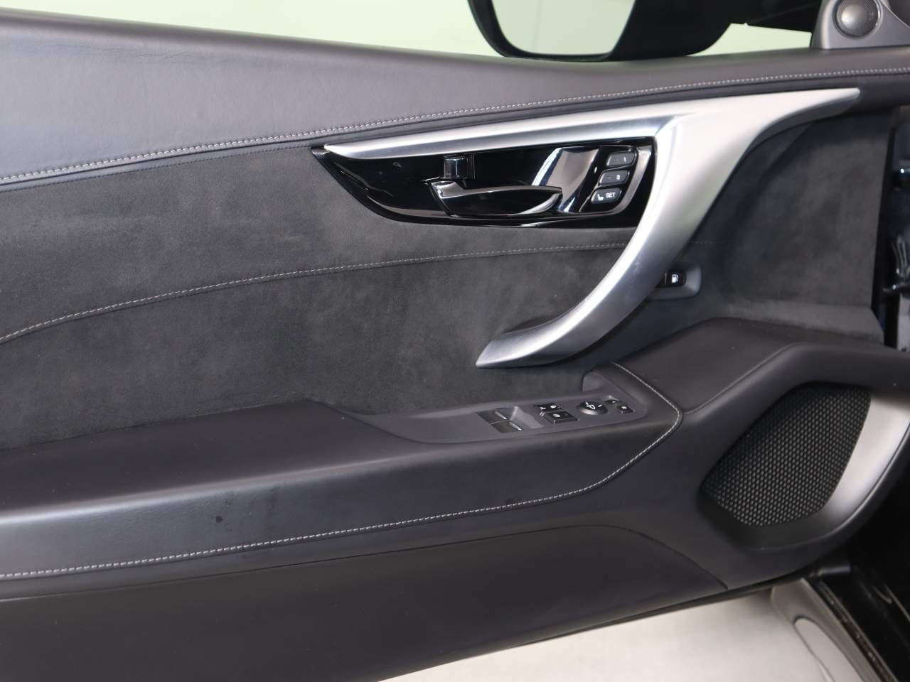Vehicle Image 17 of 23 for 2017 Acura NSX