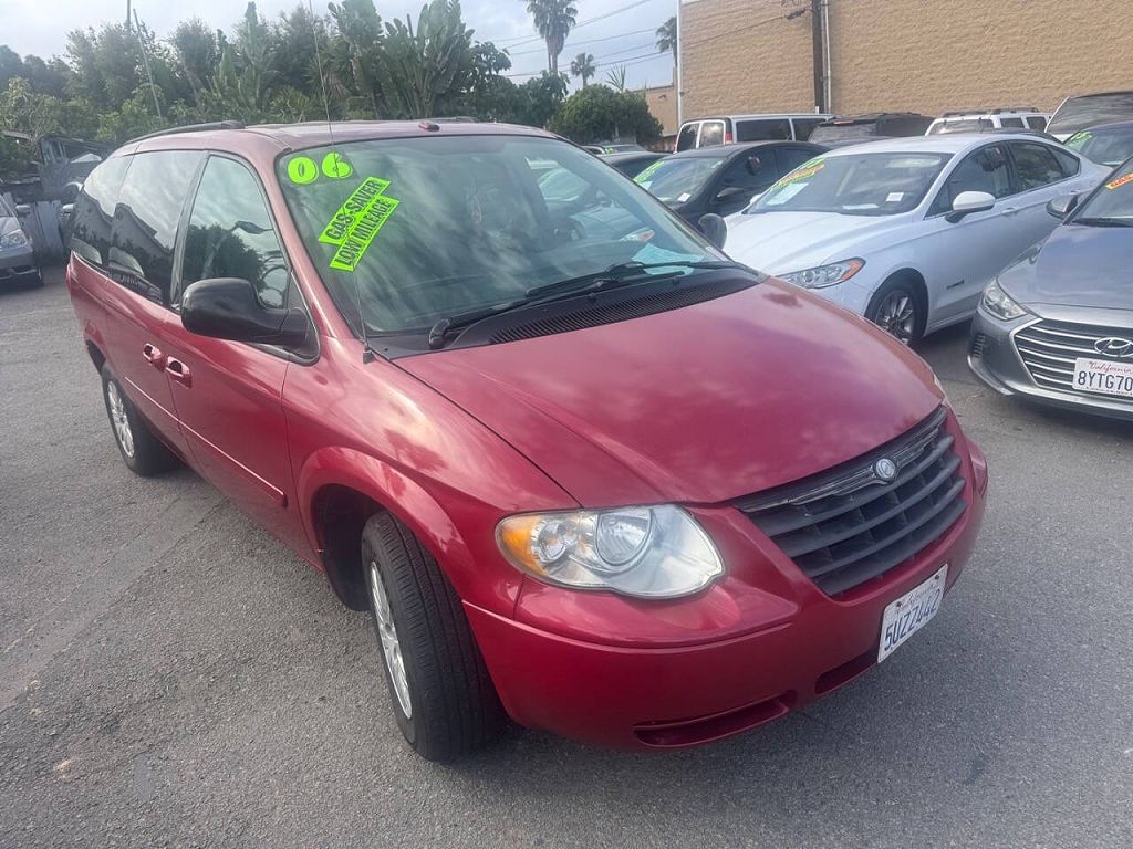 2006 Chrysler Town and Country LX