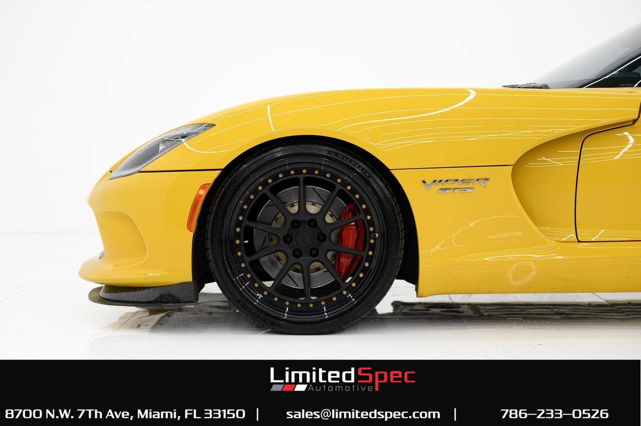 Vehicle Image 16 of 116 for 2014 Dodge SRT Viper