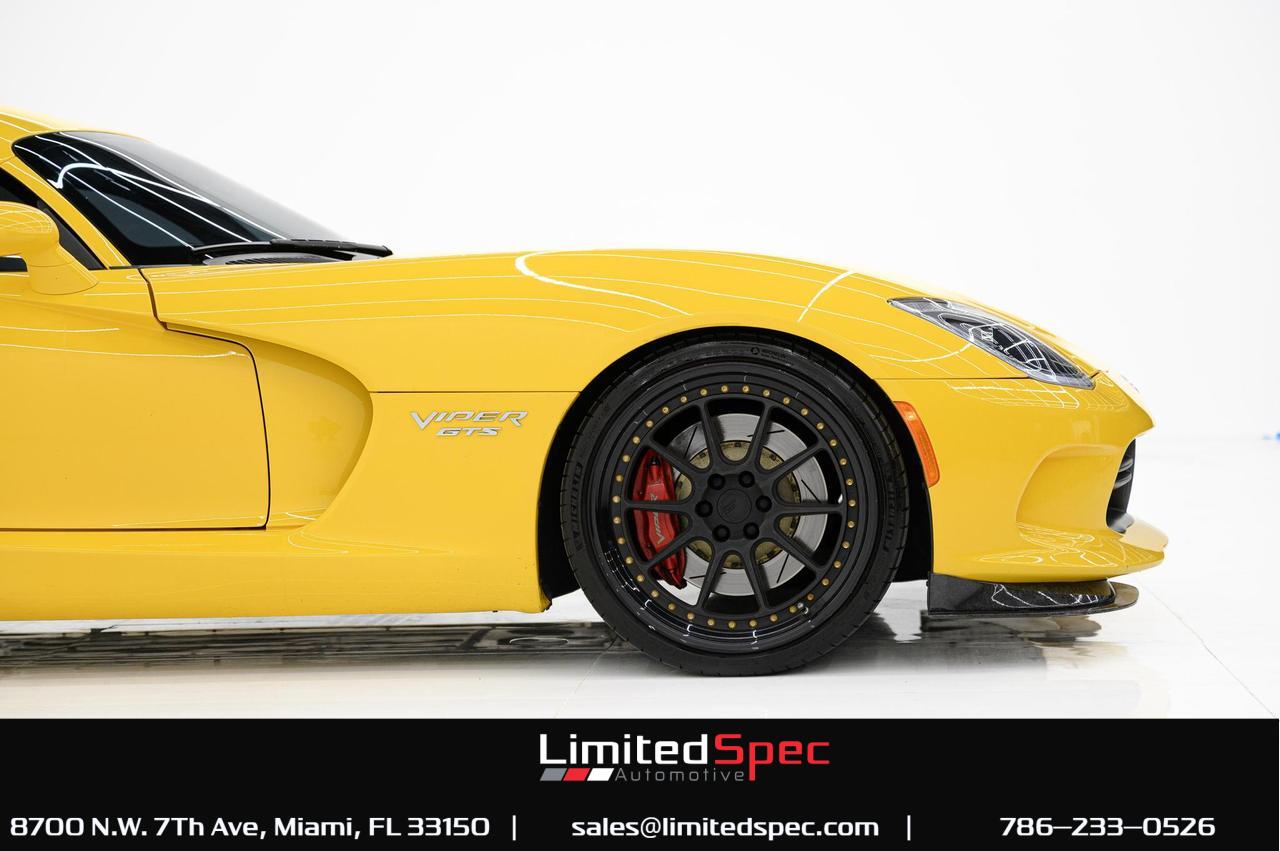 Vehicle Image 7 of 116 for 2014 Dodge SRT Viper