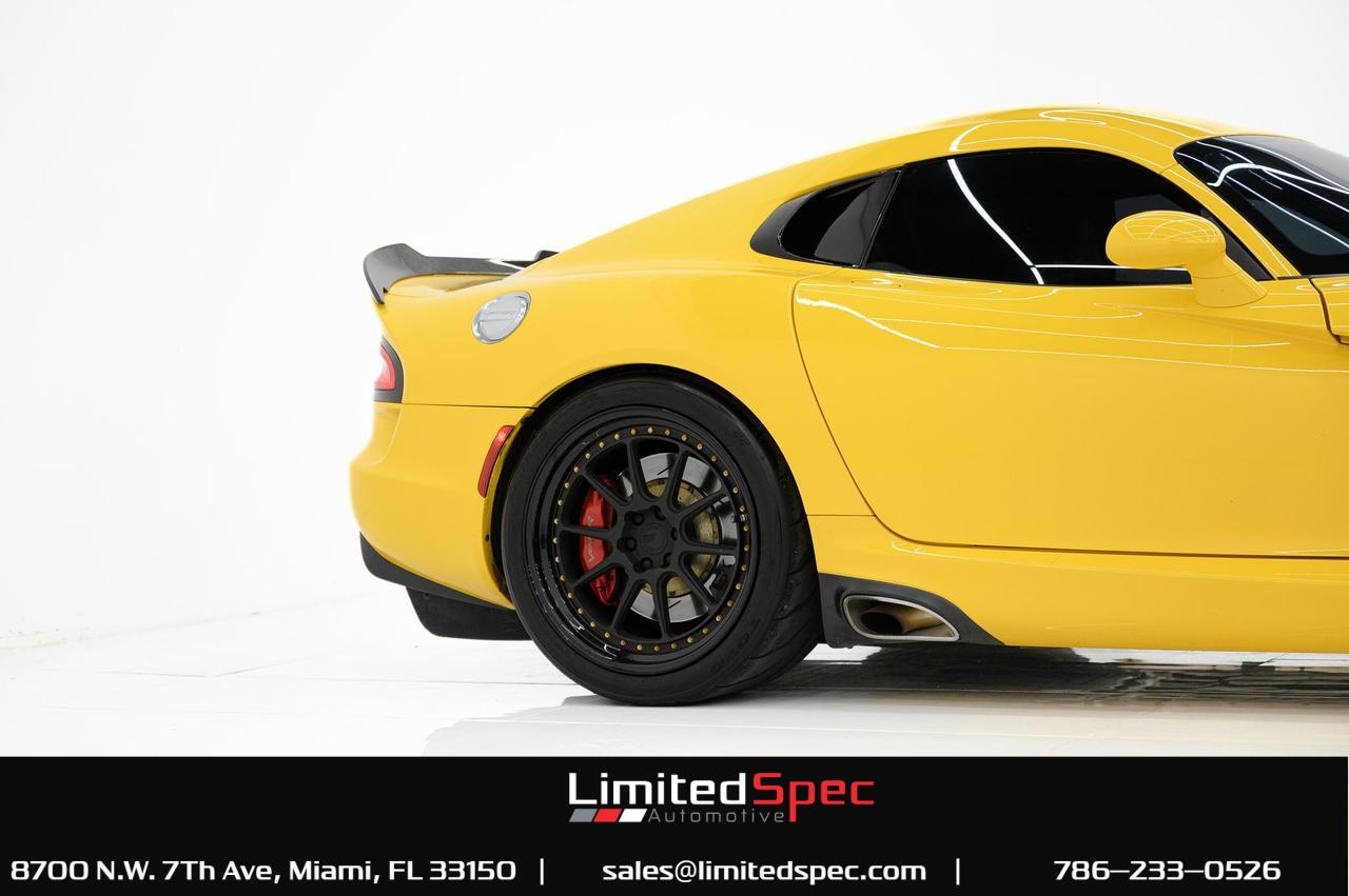 Vehicle Image 8 of 116 for 2014 Dodge SRT Viper