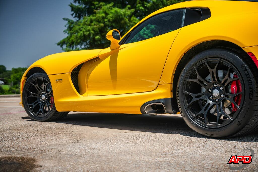 Vehicle Image 35 of 90 for 2014 Dodge SRT Viper