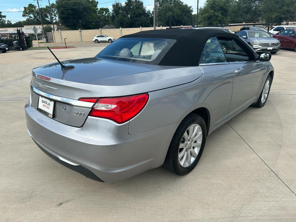 Vehicle Image 10 of 49 for 2014 Chrysler 200