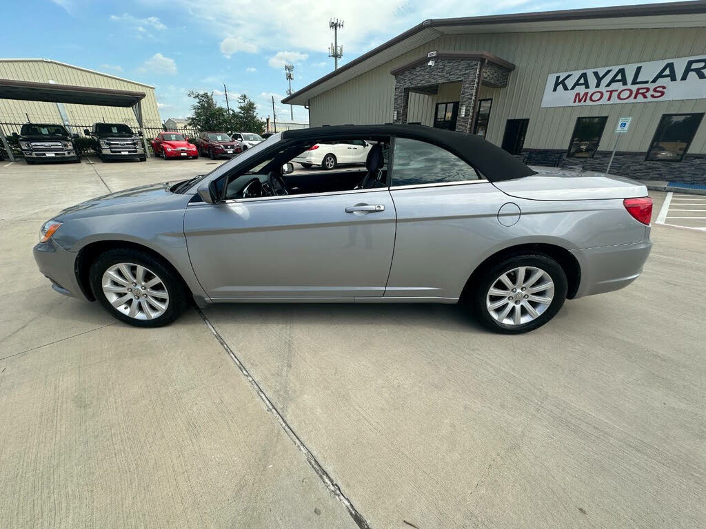 Vehicle Image 5 of 49 for 2014 Chrysler 200