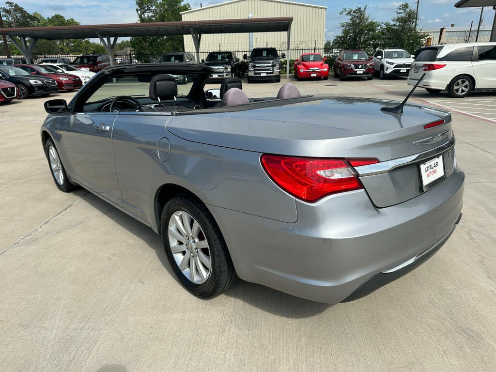 Vehicle Image 6 of 49 for 2014 Chrysler 200