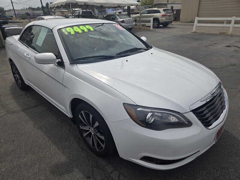 2013 Chrysler 200 S