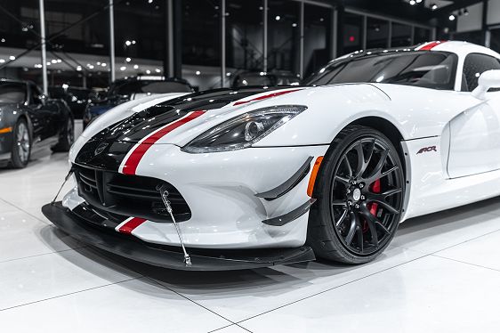 2016 Dodge Viper - 35