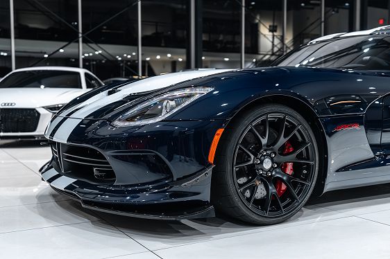 2016 Dodge Viper - 11