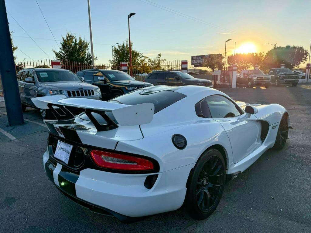 2017 Dodge Viper - 10