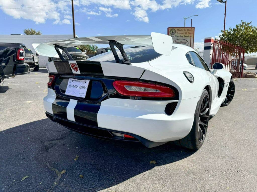 Vehicle Image 11 of 40 for 2017 Dodge Viper