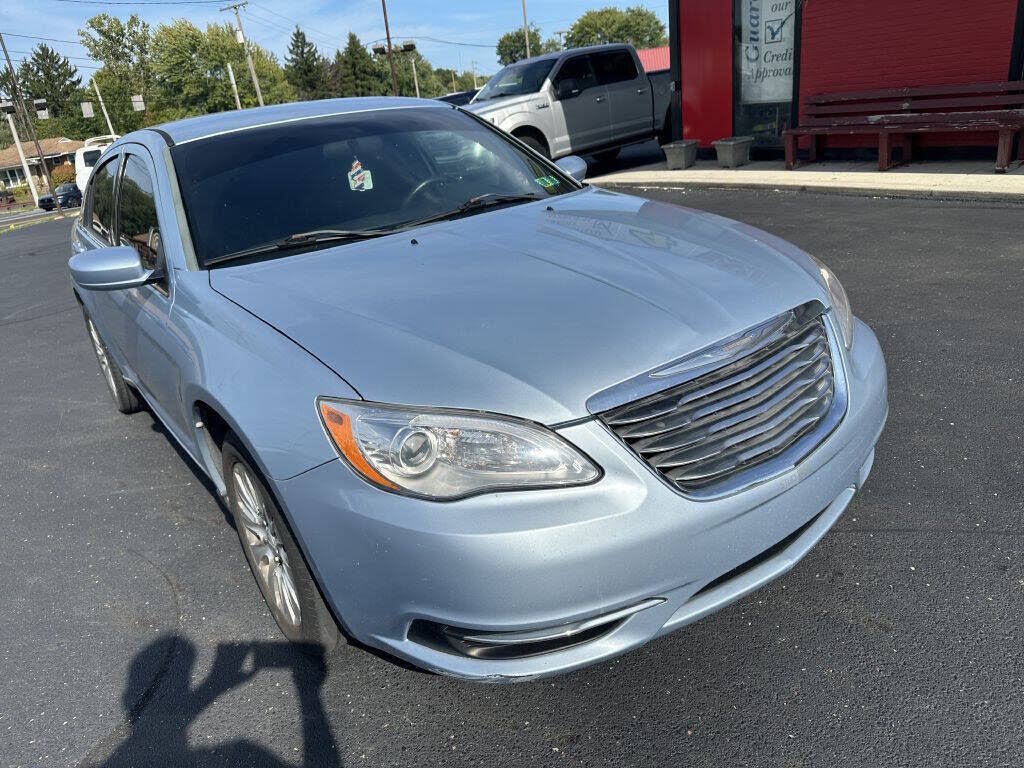 2013 Chrysler 200 LX