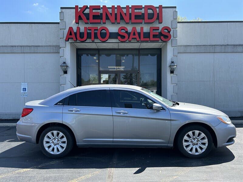 2013 Chrysler 200 LX