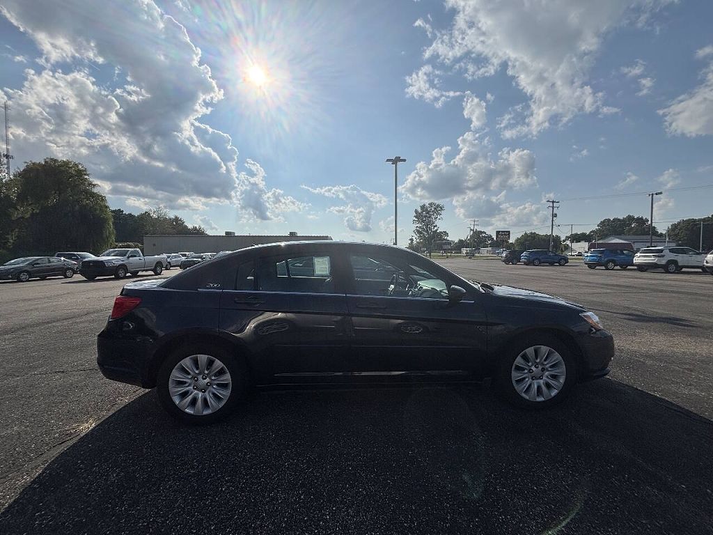 2013 Chrysler 200 LX