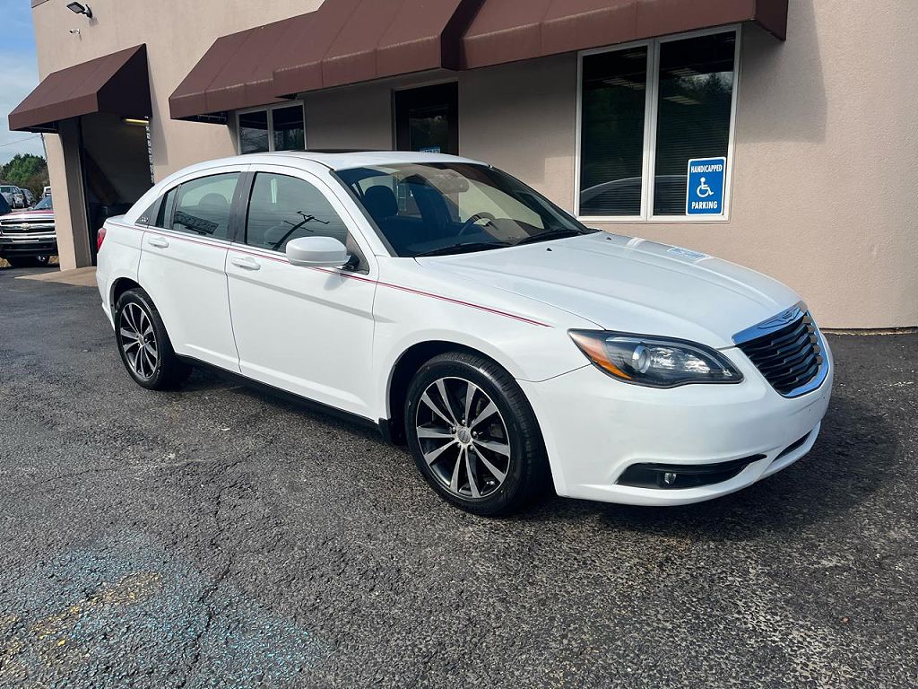 2013 Chrysler 200 Touring