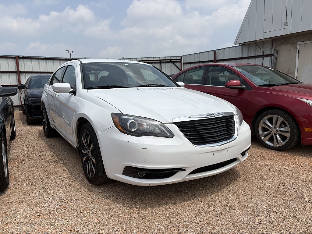 2013 Chrysler 200 Touring