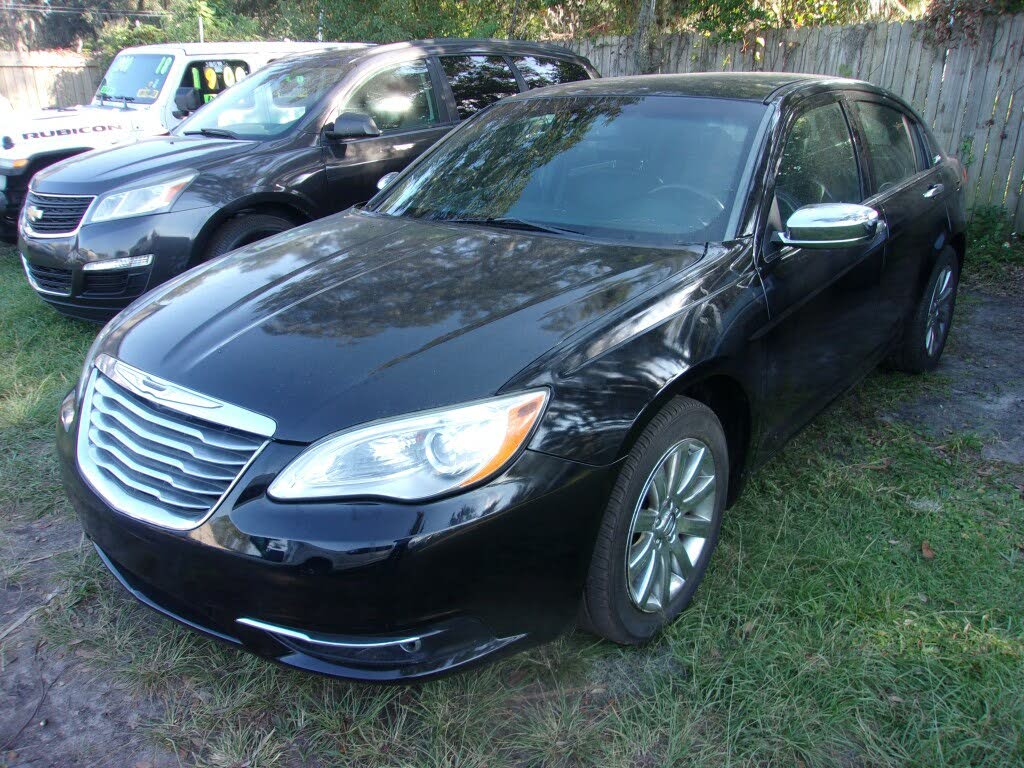 Vehicle Image 2 of 21 for 2014 Chrysler 200