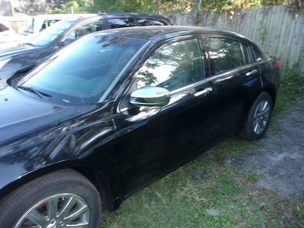 Vehicle Image 3 of 21 for 2014 Chrysler 200