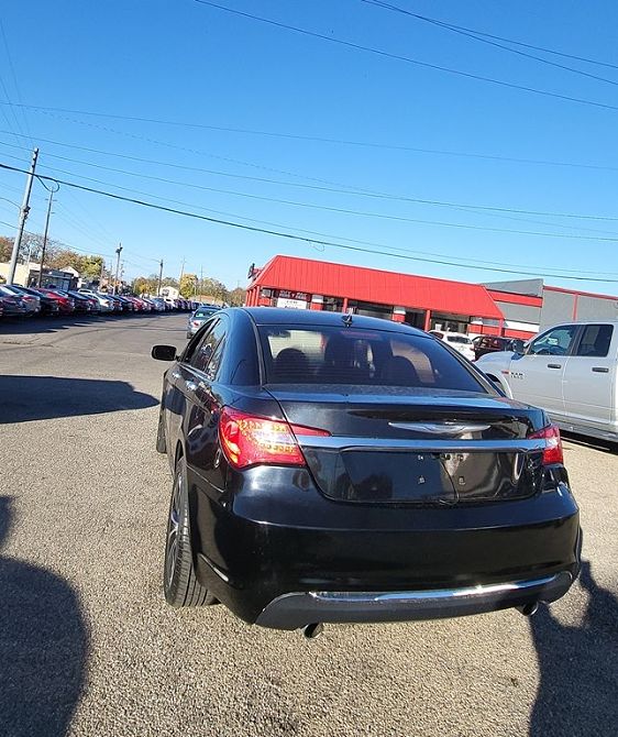 Vehicle Image 10 of 35 for 2014 Chrysler 200