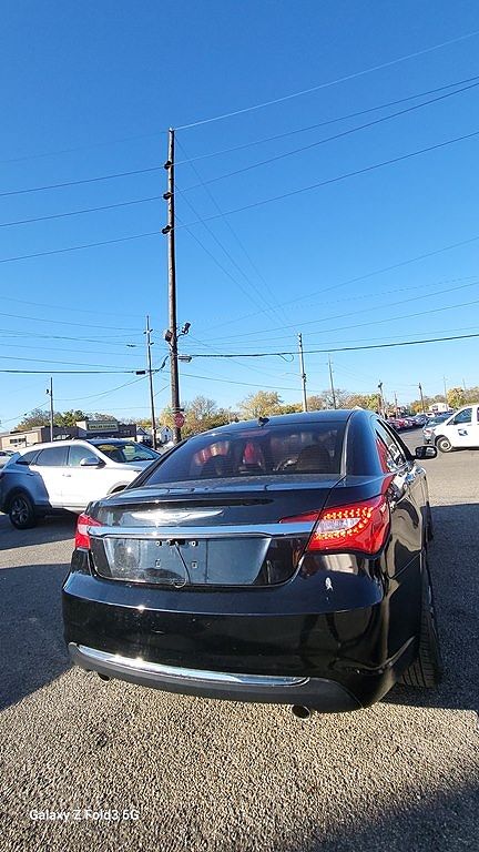 Vehicle Image 11 of 35 for 2014 Chrysler 200