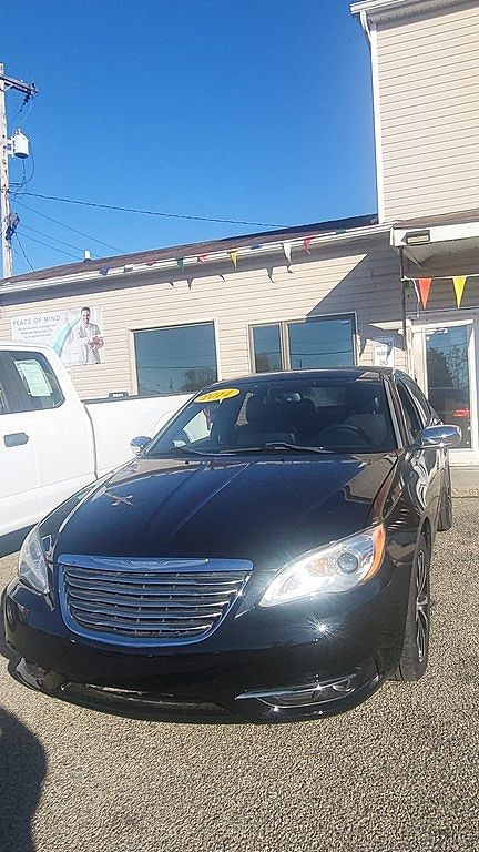 Vehicle Image 4 of 35 for 2014 Chrysler 200