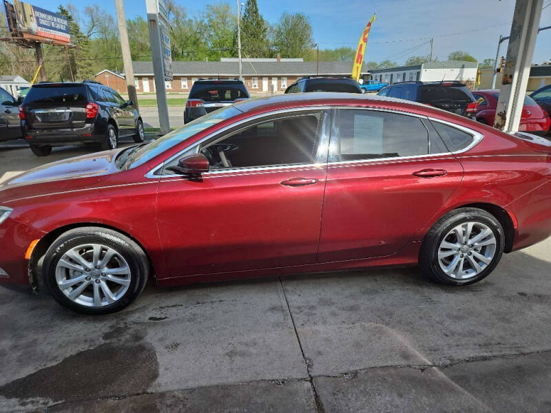 Vehicle Image 6 of 14 for 2015 Chrysler 200