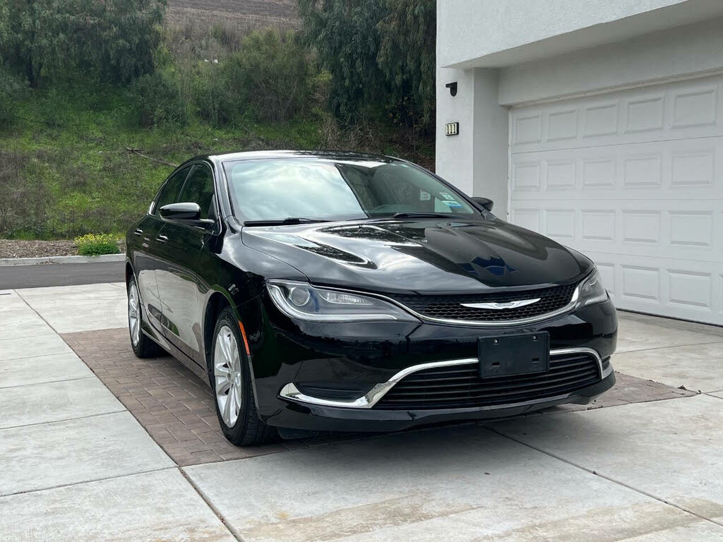 Vehicle Image 2 of 10 for 2015 Chrysler 200