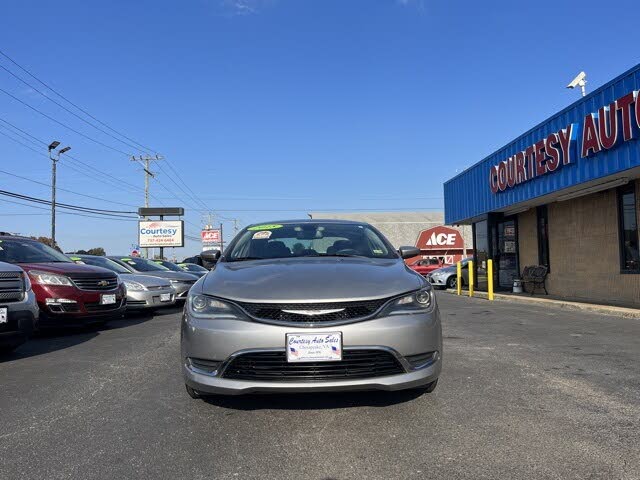 Vehicle Image 3 of 22 for 2015 Chrysler 200