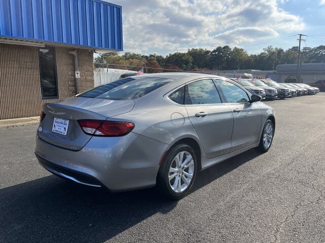 Vehicle Image 4 of 22 for 2015 Chrysler 200