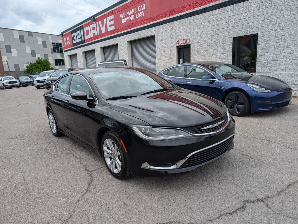 2017 Chrysler 200 Limited Platinum