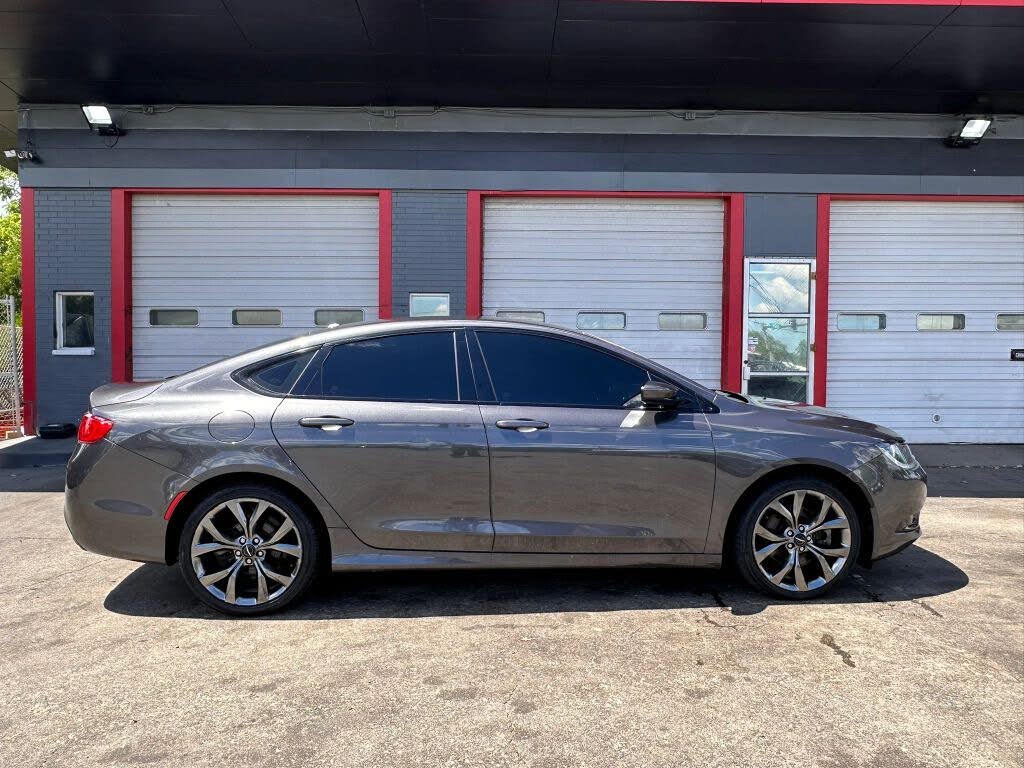 2015 Chrysler 200 S