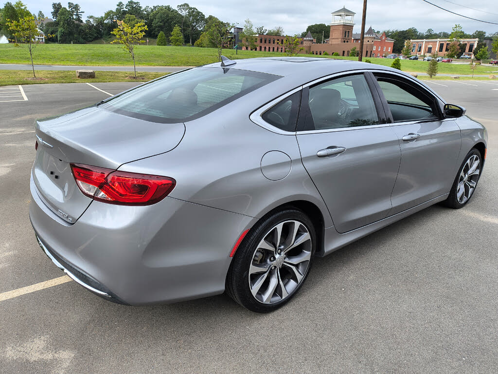 2016 Chrysler 200 - 39