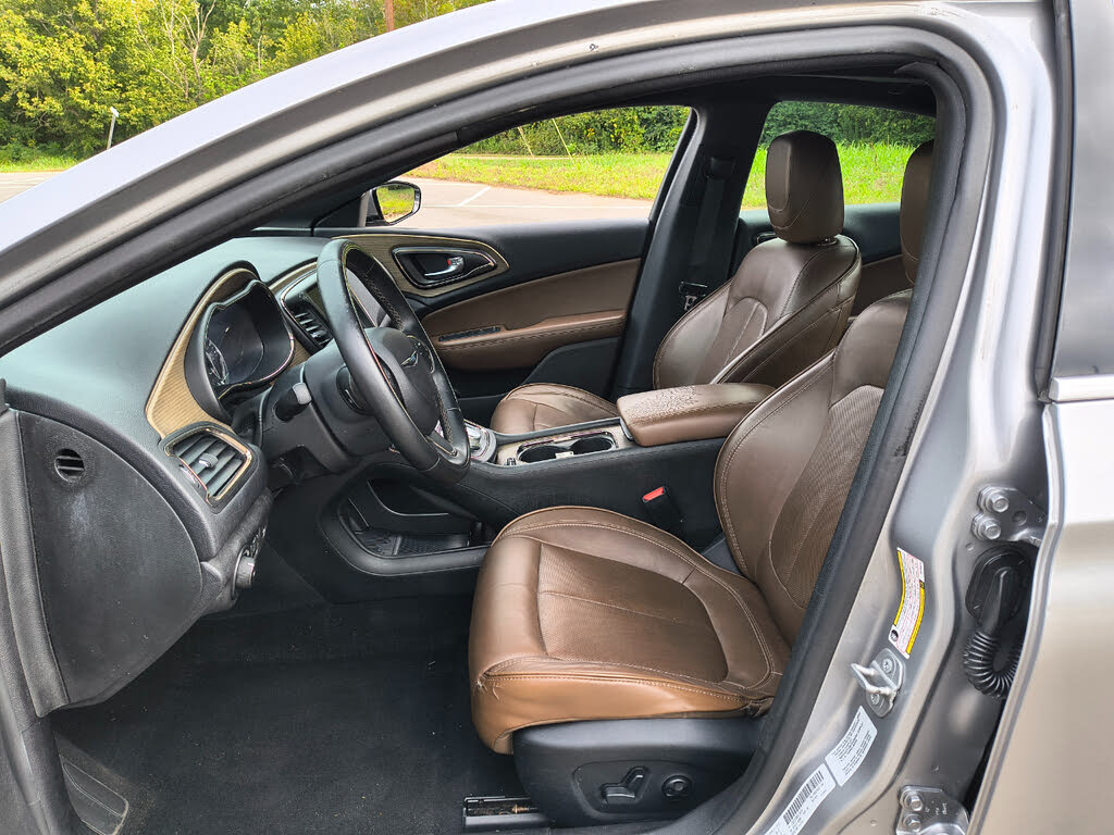 Vehicle Image 42 of 64 for 2016 Chrysler 200