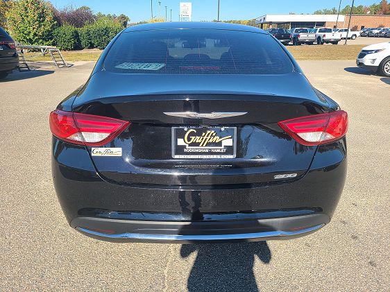 2017 Chrysler 200 - 12