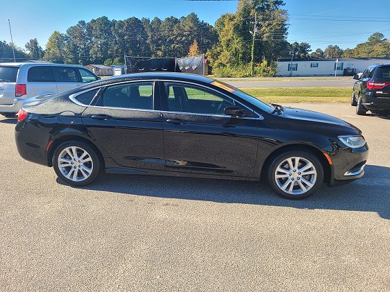 2017 Chrysler 200 - 4