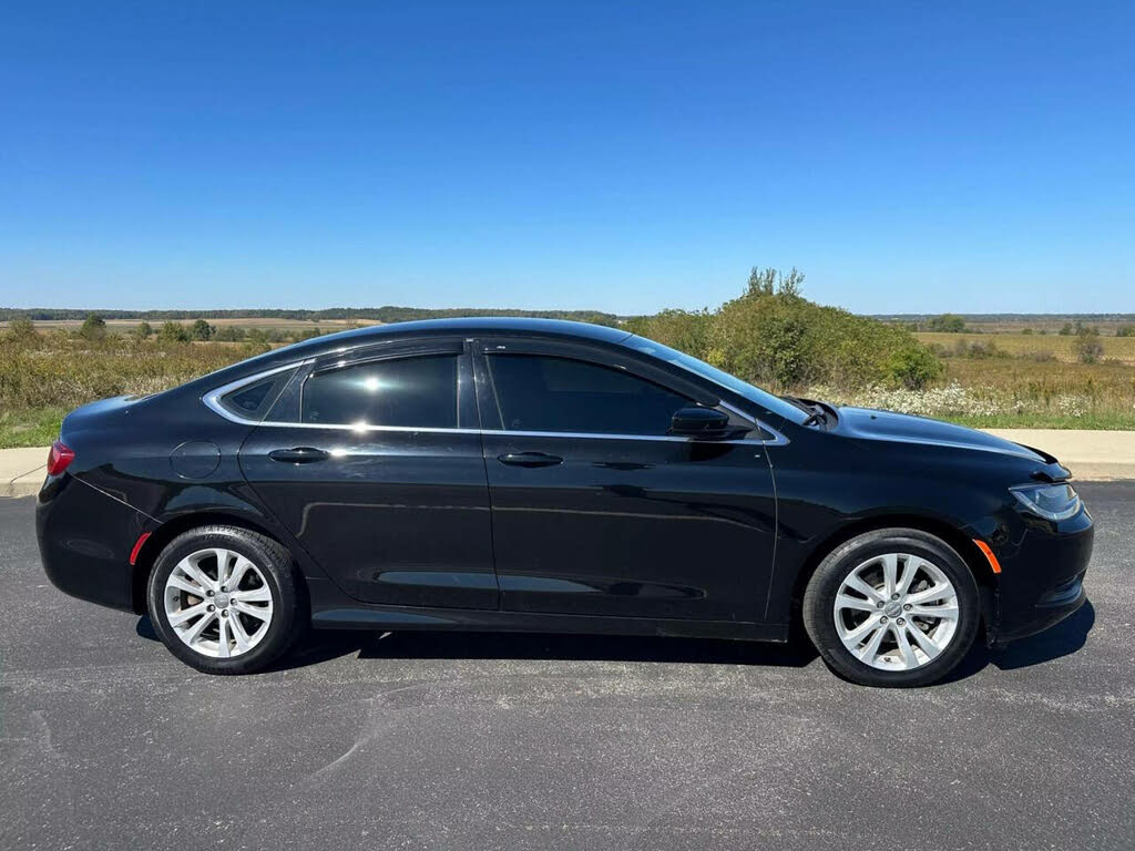 Vehicle Image 24 of 43 for 2016 Chrysler 200