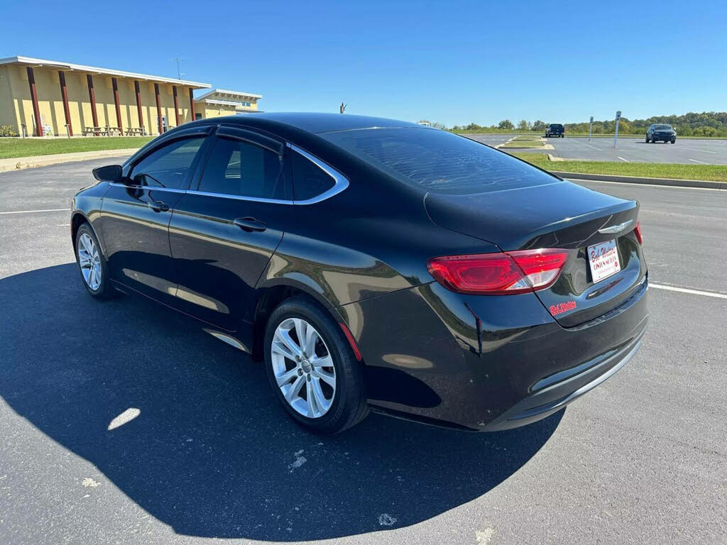 2016 Chrysler 200 - 27