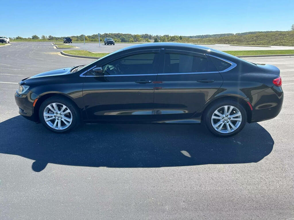 Vehicle Image 28 of 43 for 2016 Chrysler 200