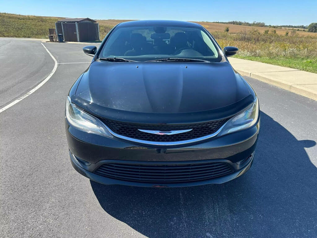 2016 Chrysler 200 - 30