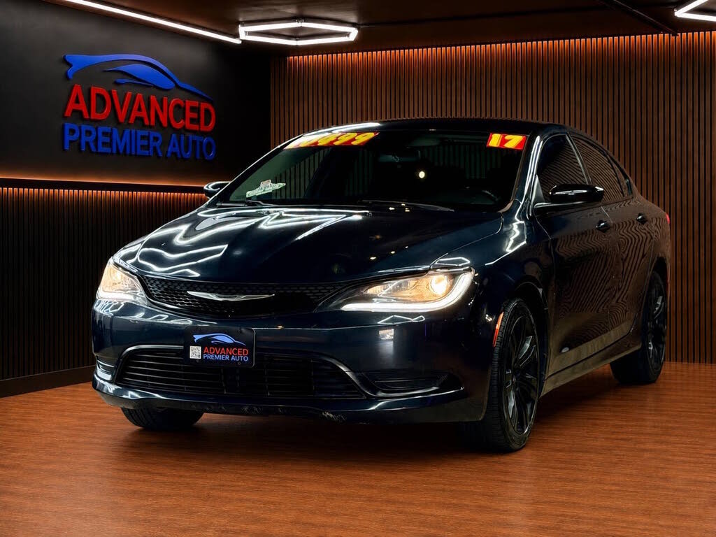2017 Chrysler 200 Touring