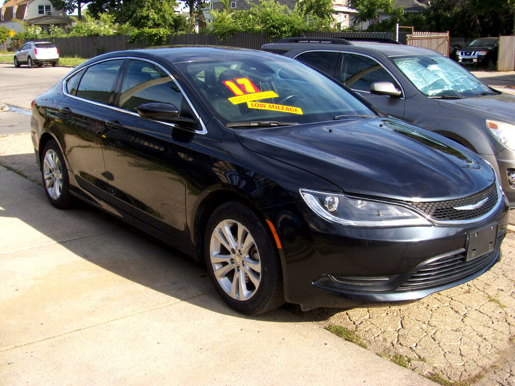 Vehicle Image 33 of 58 for 2017 Chrysler 200