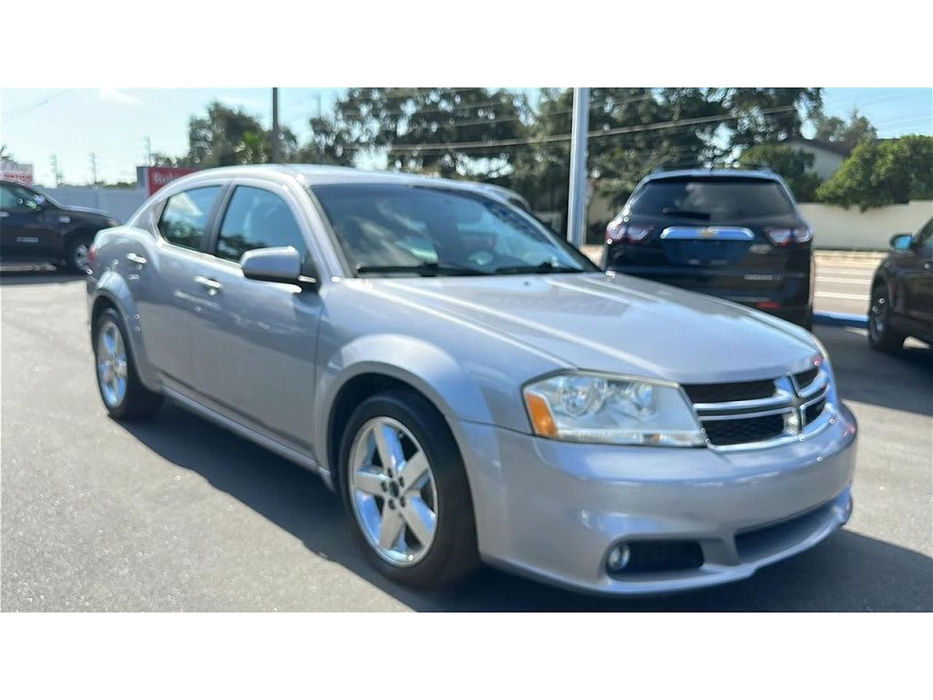 2013 Dodge Avenger SXT Sedan 4D