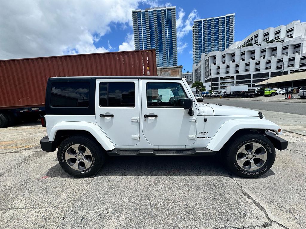 2017 Jeep Wrangler Unlimited Sahara 4x4
