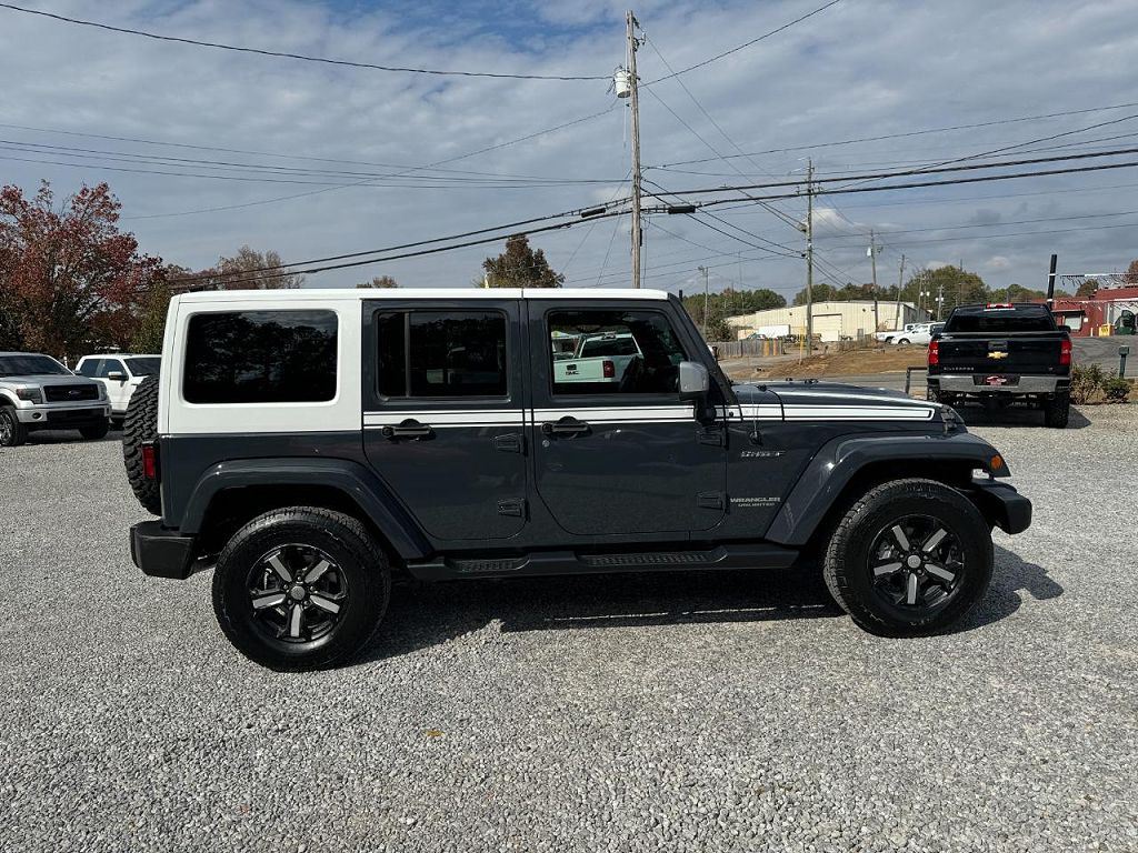 2017 Jeep Wrangler Unlimited Sahara