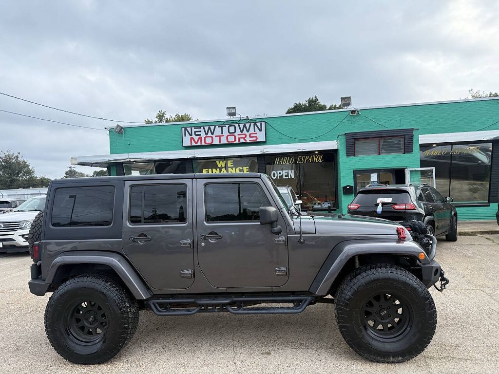 2016 Jeep Wrangler Unlimited Sahara