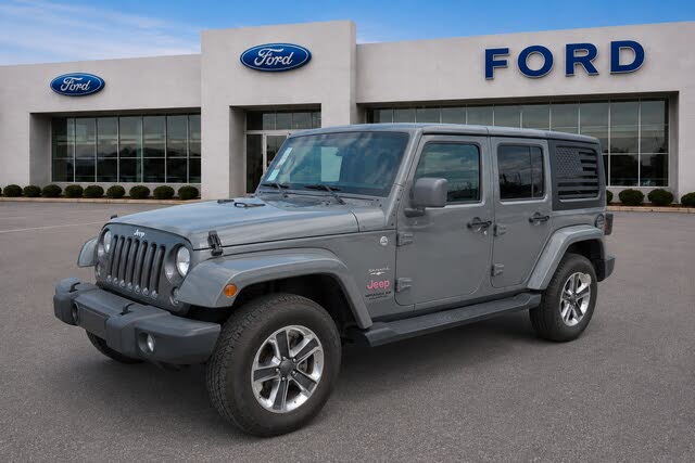 2021 Jeep Wrangler Unlimited Unlimited Sahara Altitude