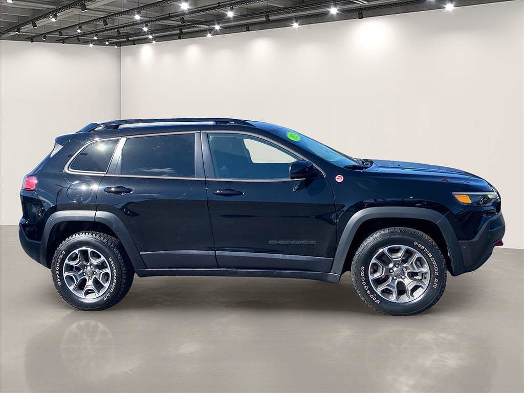 2023 Jeep Cherokee Trailhawk