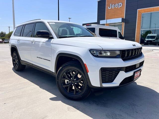 2026 Jeep Grand Cherokee L Laredo Altitude