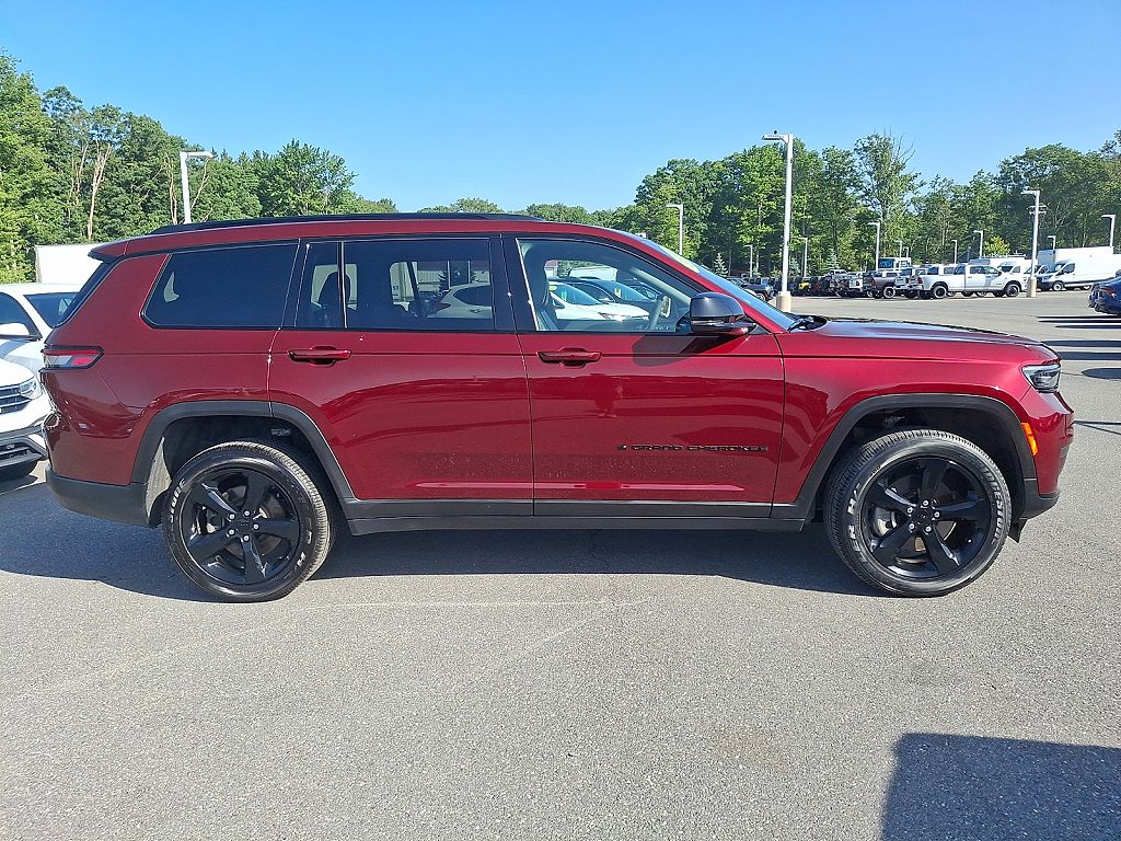 2025 Jeep Grand Cherokee L Laredo