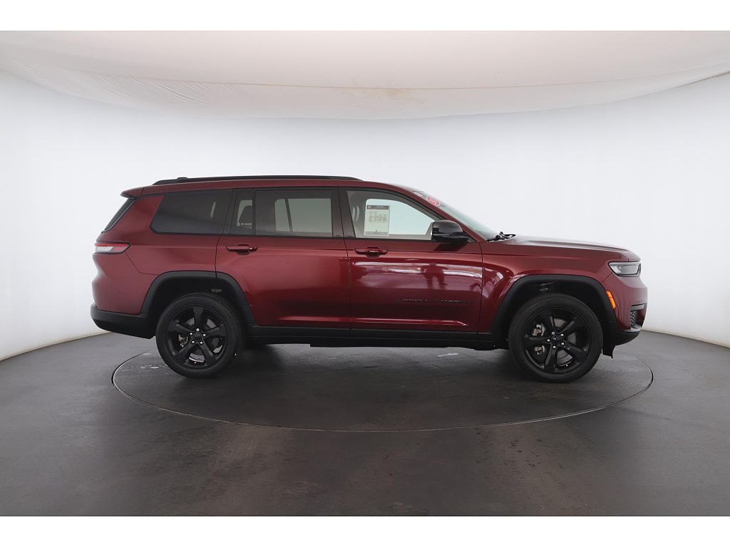 2023 Jeep Grand Cherokee L Laredo