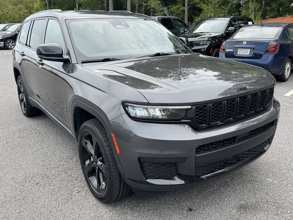 2022 Jeep New Grand Cherokee Laredo